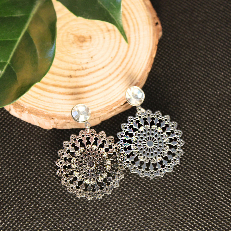 Vintage Filigree Drop Earrings with Intricate Design and Crystal Accents for Elegant Occasions