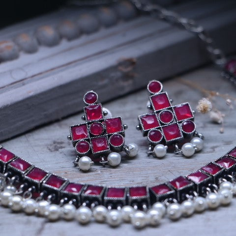 Red oxidised Pearl Necklace Set