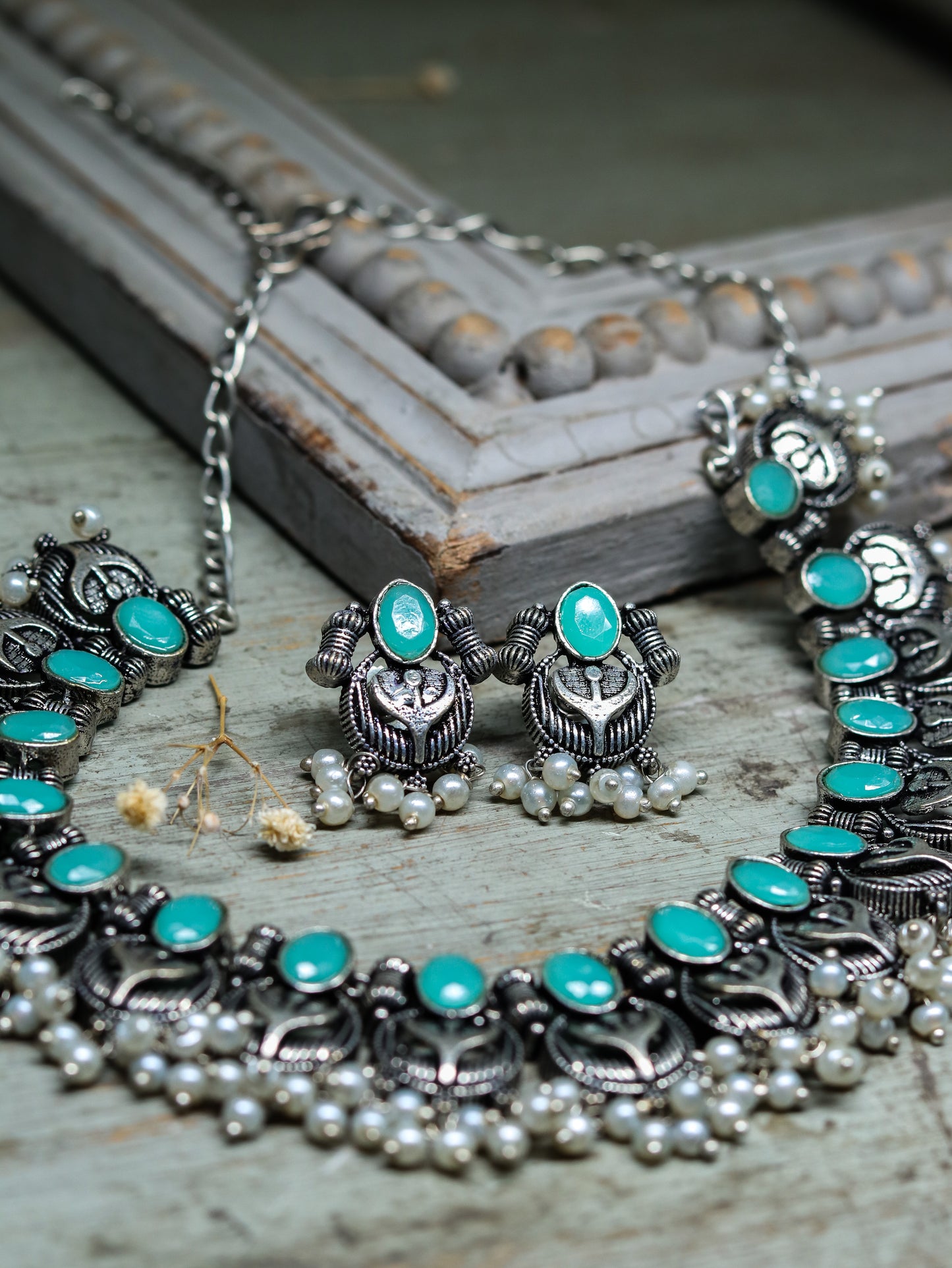 Turquoise & Pearl Antique Blue Necklace Set